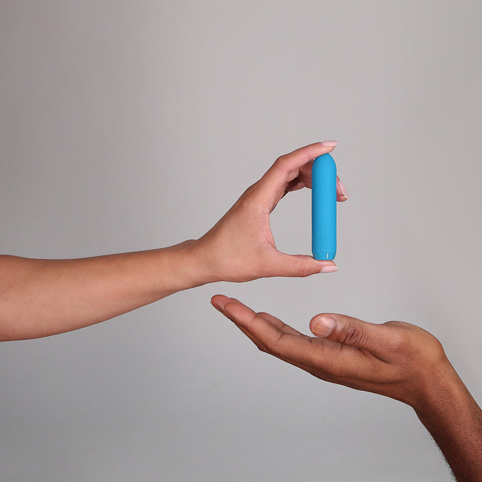 Je Joue Classic Bullet Vibrator Rechargeable Silicone with Finger Sleeve Teal